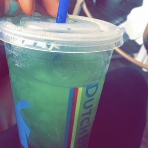 Meet your Posher, Mia